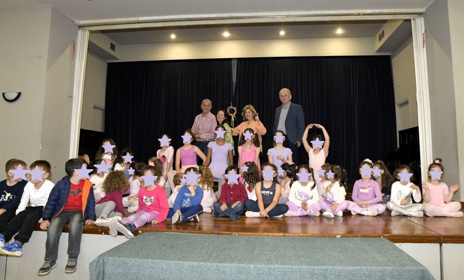 Οι λιλιπούτειες μαθήτριες του Τμήματος Χορού του Δήμου Αιγάλεω τίμησαν με χάρη την Παγκόσμια Ημέρα Χορού