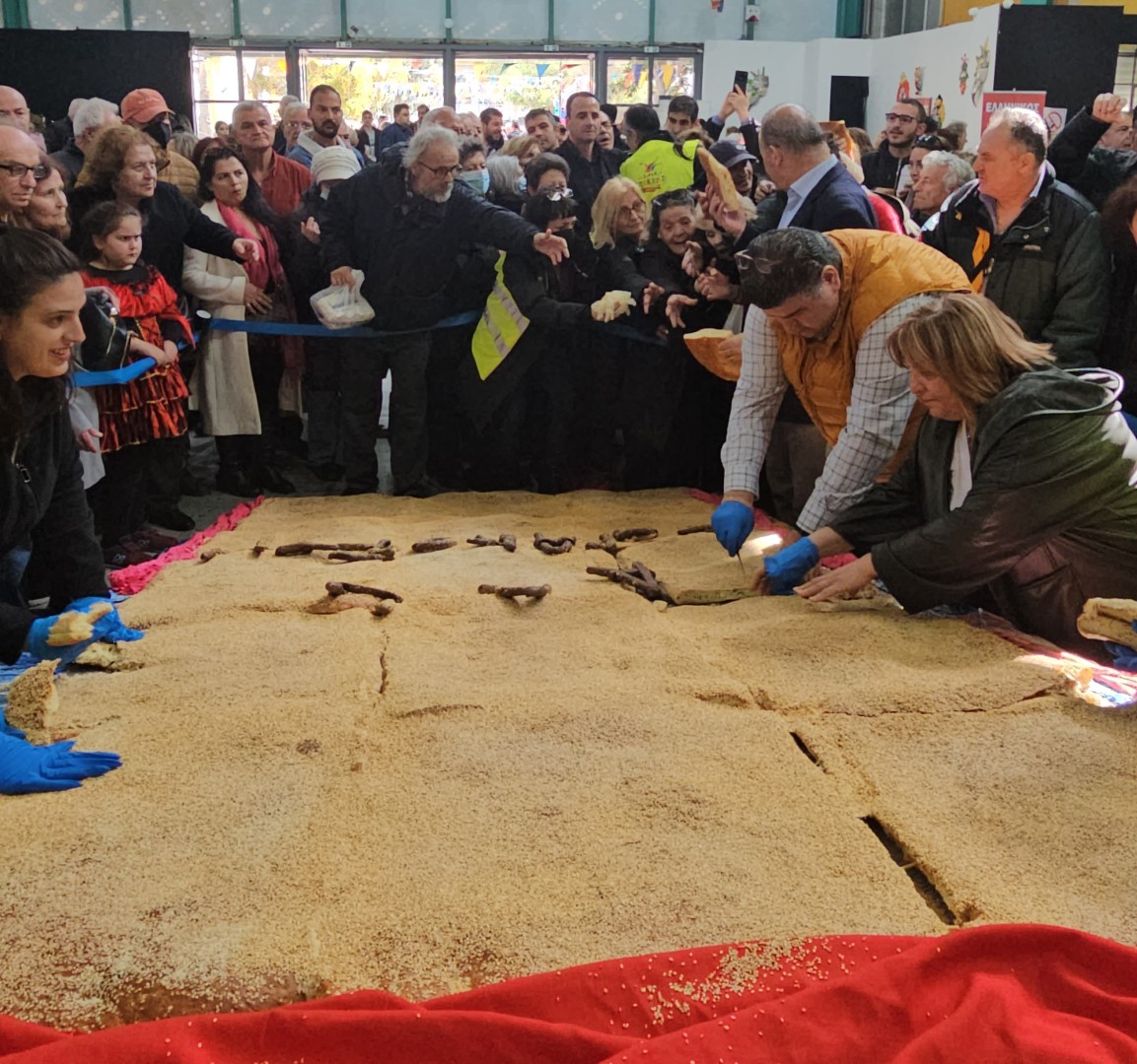 H μεγαλύτερη Λαγάνα (240 κιλά) στο Περιστέρι! 