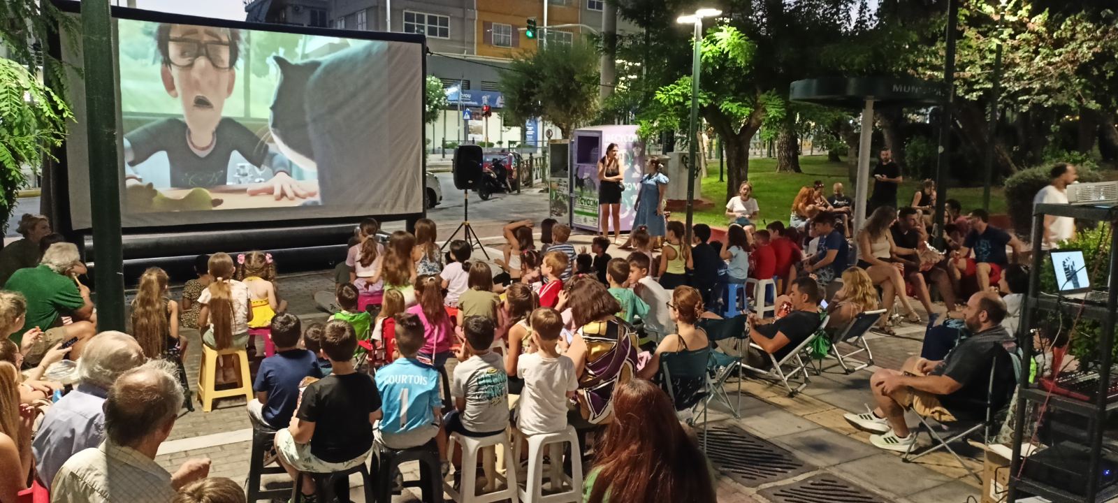 Με μεγάλη επιτυχία συνεχίζεται ο Θερινός Παιδικός Σινεμά 2025 στις πλατείες του Δήμου Περιστερίου, εκδηλώσεις, πολιτιστικά, Περιστέρι 