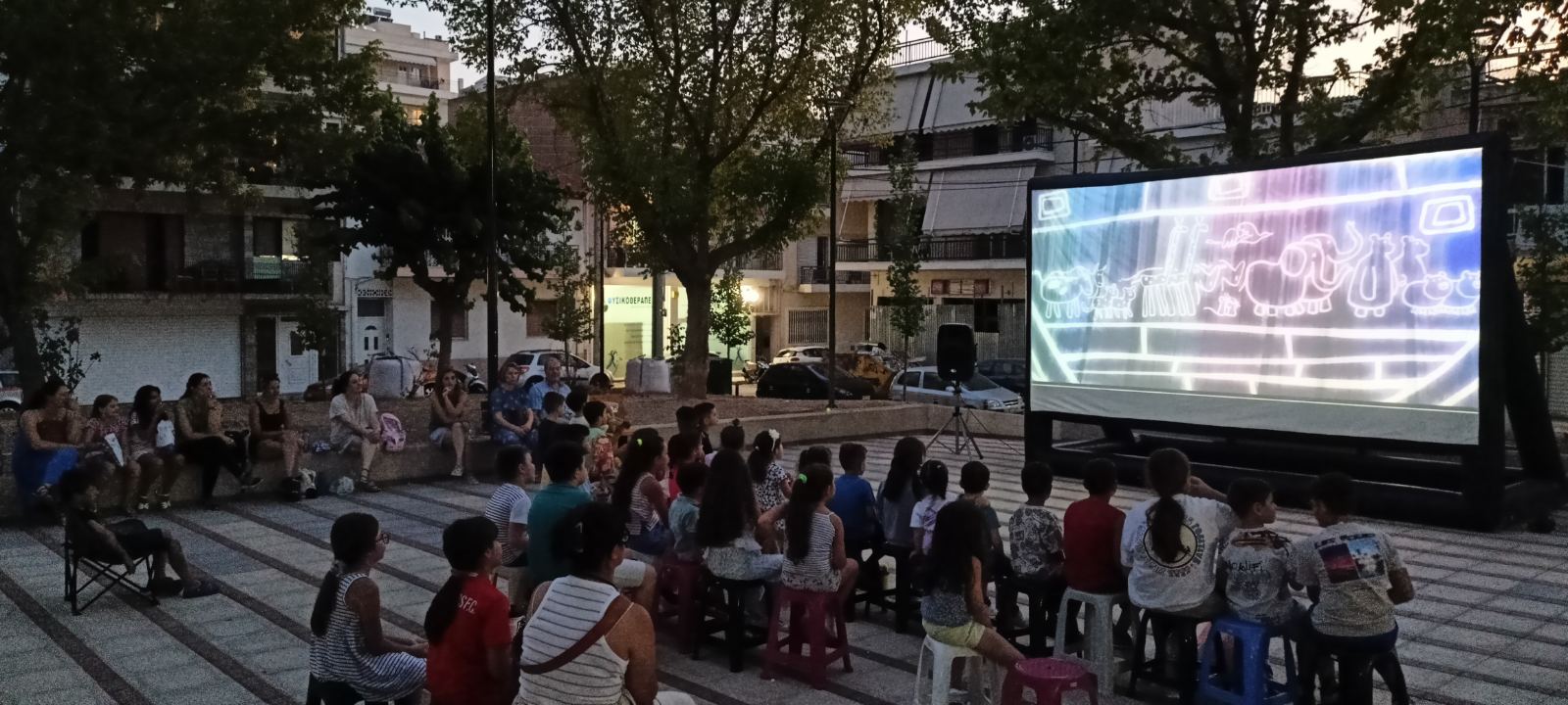 Συνεχίζεται ο Θερινός Παιδικός Σινεμά 2025  στις πλατείες του Δήμου Περιστερίου