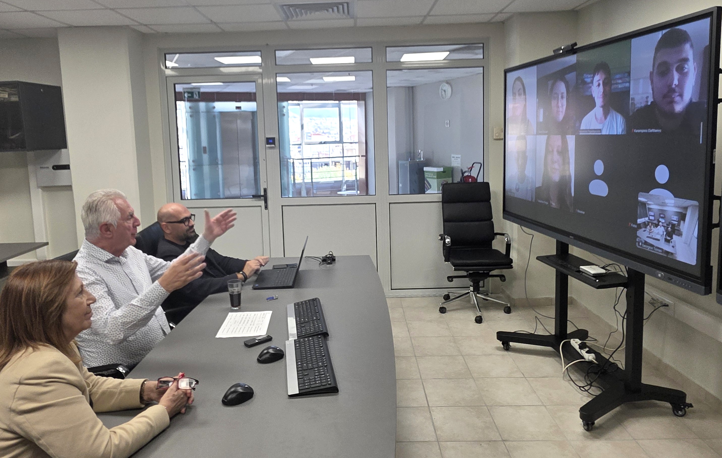 Τηλεσυνάντηση του Δημάρχου Περιστερίου Ανδρέα Π. Παχατουρίδη με τους φοιτητές του προγράμματος “ΣΕ ΕΧΩ ΕΝΝΟΙΑ”