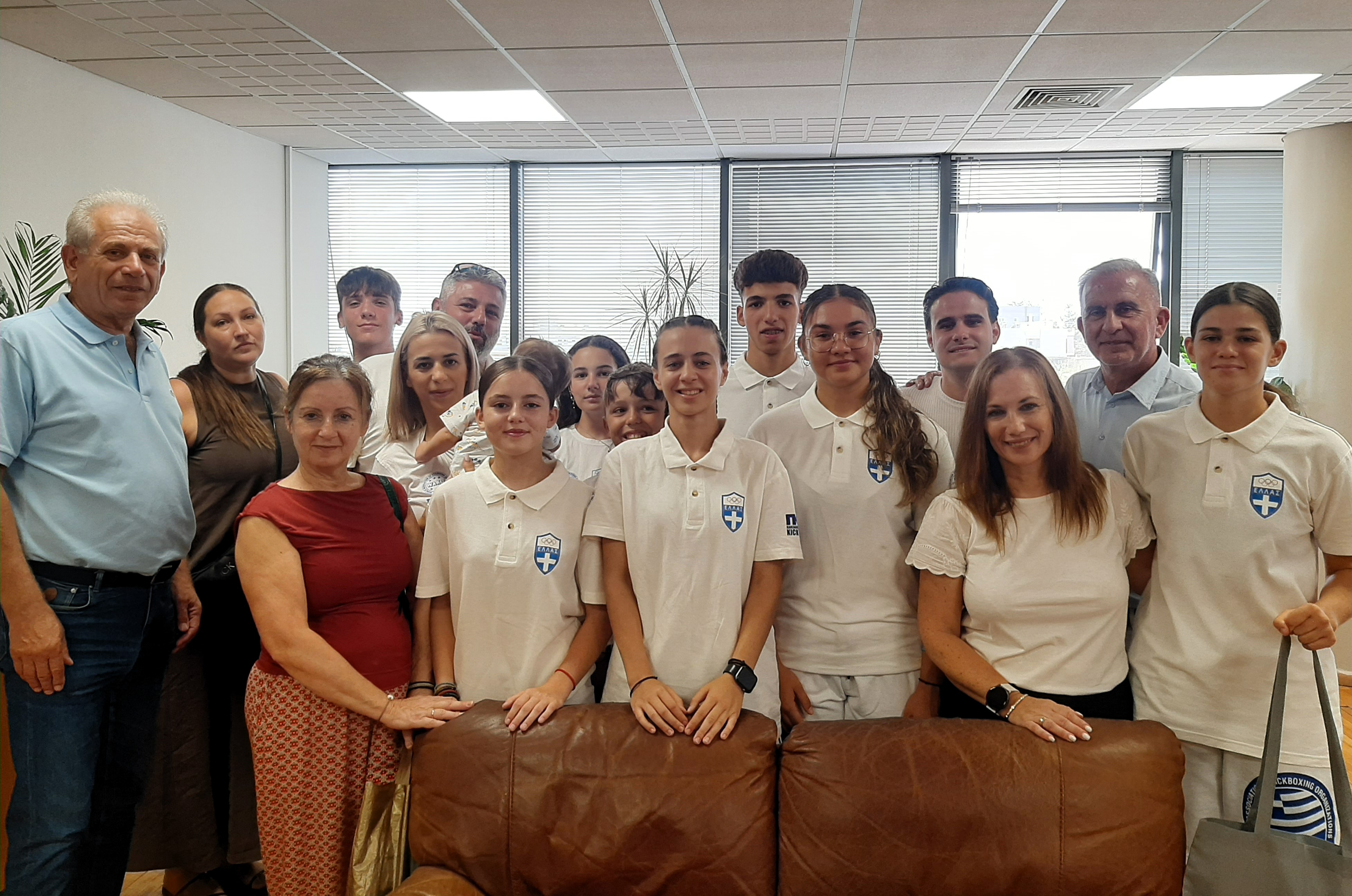  Επίσκεψη αθλητών της IRON TEAM στο Δημαρχείο Αιγάλεω 