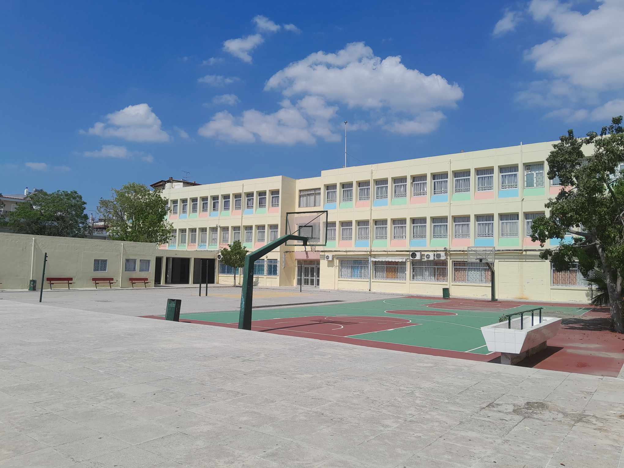 Ωνάσεια σχολεία: Αναβάθμιση (;) της Εκπαίδευσης 