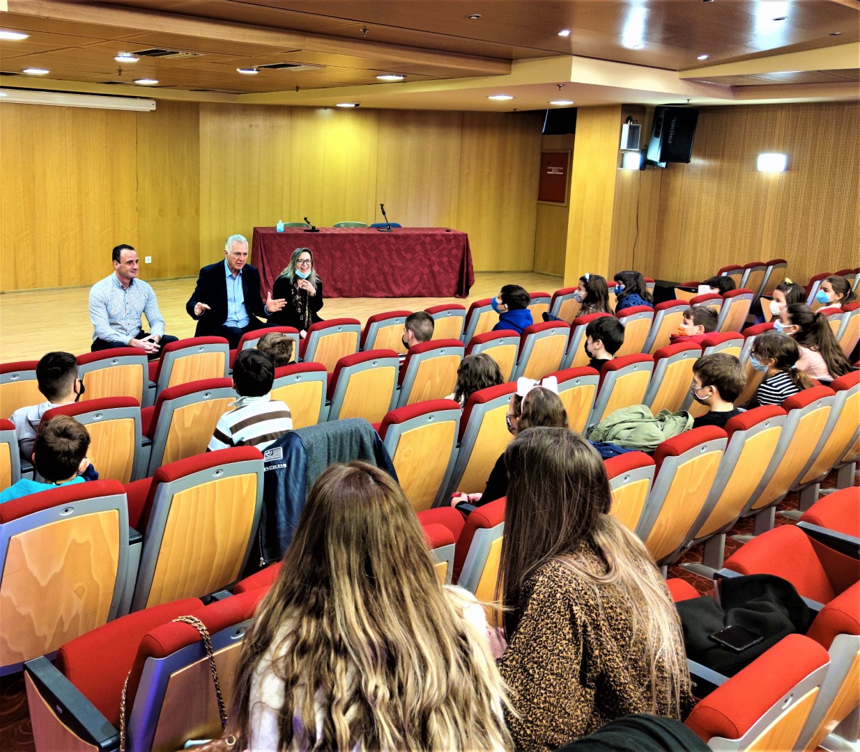 Περιστέρι, Παχατουρίδης, μαθητές 