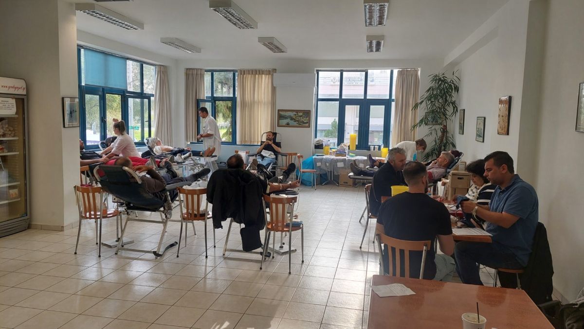 Με επιτυχία ολοκληρώθηκε η 74η εθελοντική αιμοδοσία του Δήμου Πετρούπολης