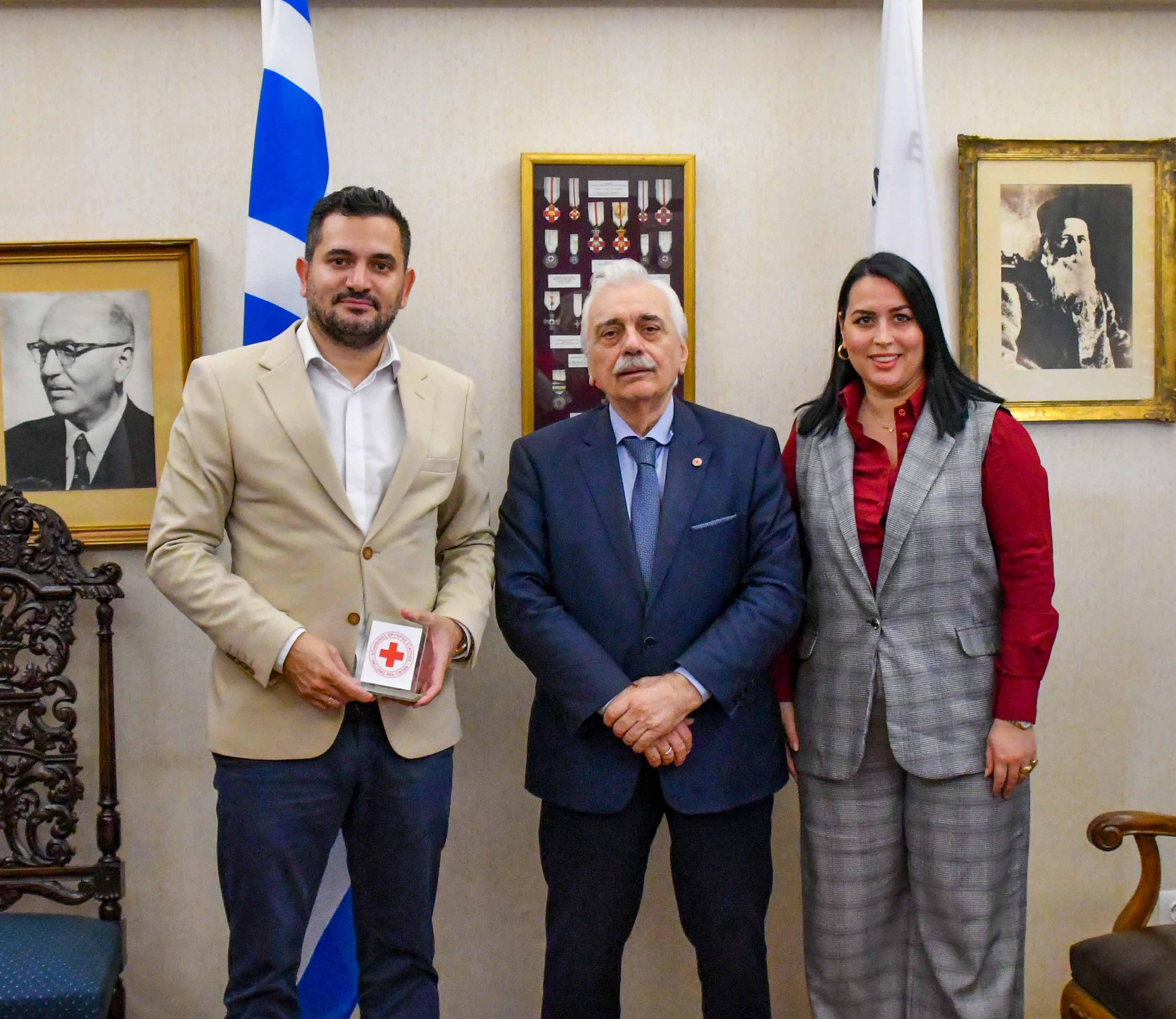 Μνημόνιο συνεργασίας Δήμου Αγίων Αναργύρων – Καματερού με τον Ελληνικό Ερυθρό Σταυρό