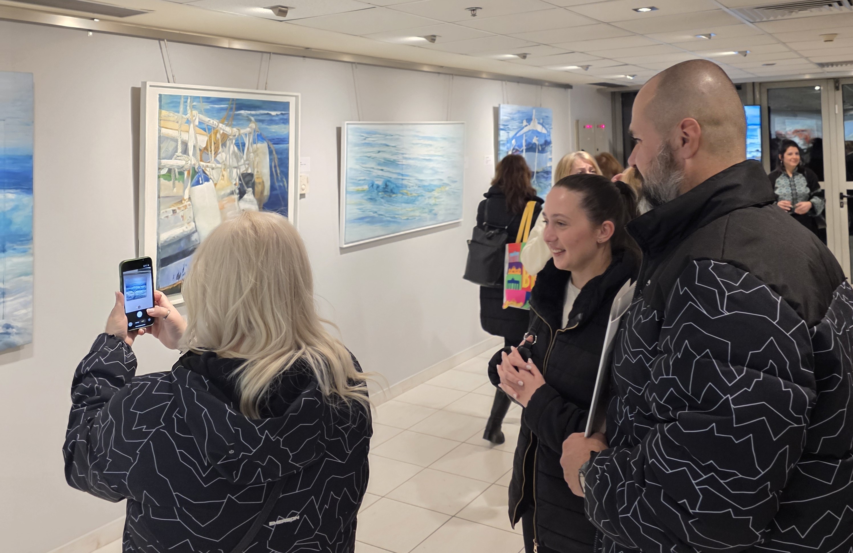 Παράταση της έκθεσης ζωγραφικής της Gilda Frumkin στον Δήμο Περιστερίου