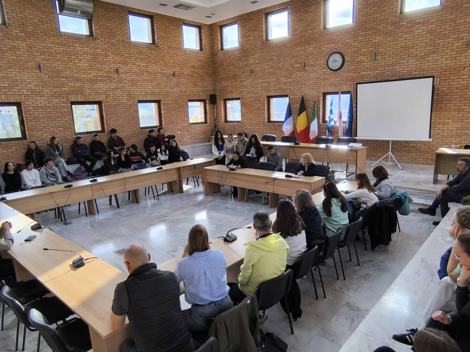 Μαθητές από Γαλλία, Βέλγιο και Ιταλία στο Δημαρχείο Χαϊδαρίου