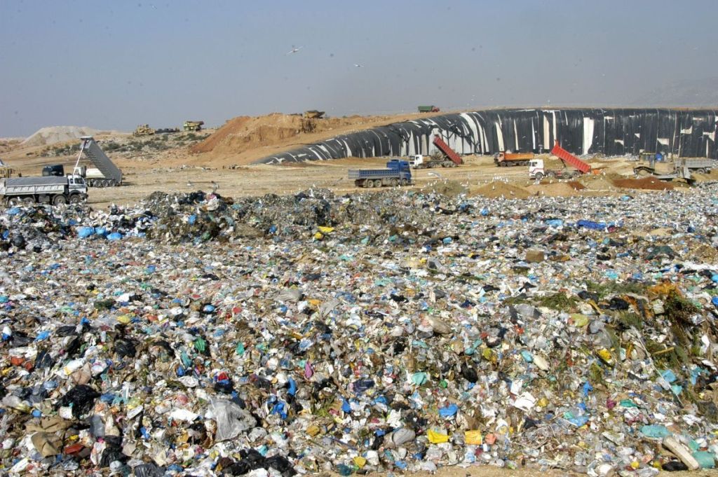 Δημοτική Αρχή Πετρούπολης: «Απαράδεκτη η νέα επέκταση της χωματερής-Οι ζωές μας δεν είναι για τα σκουπίδια»