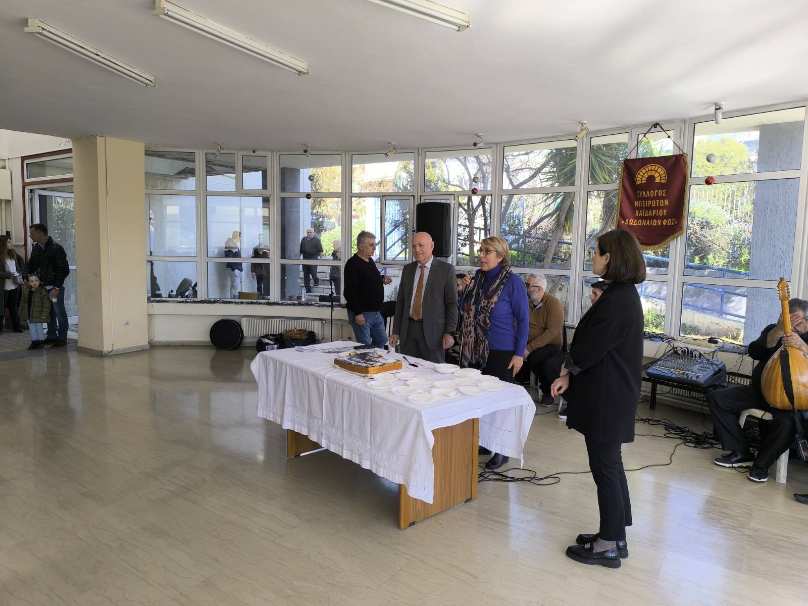 Με κέφι και χορό η Πρωτοχρονιάτικη Βασιλόπιτα του Συλλόγου Ηπειρωτών Χαϊδαρίου