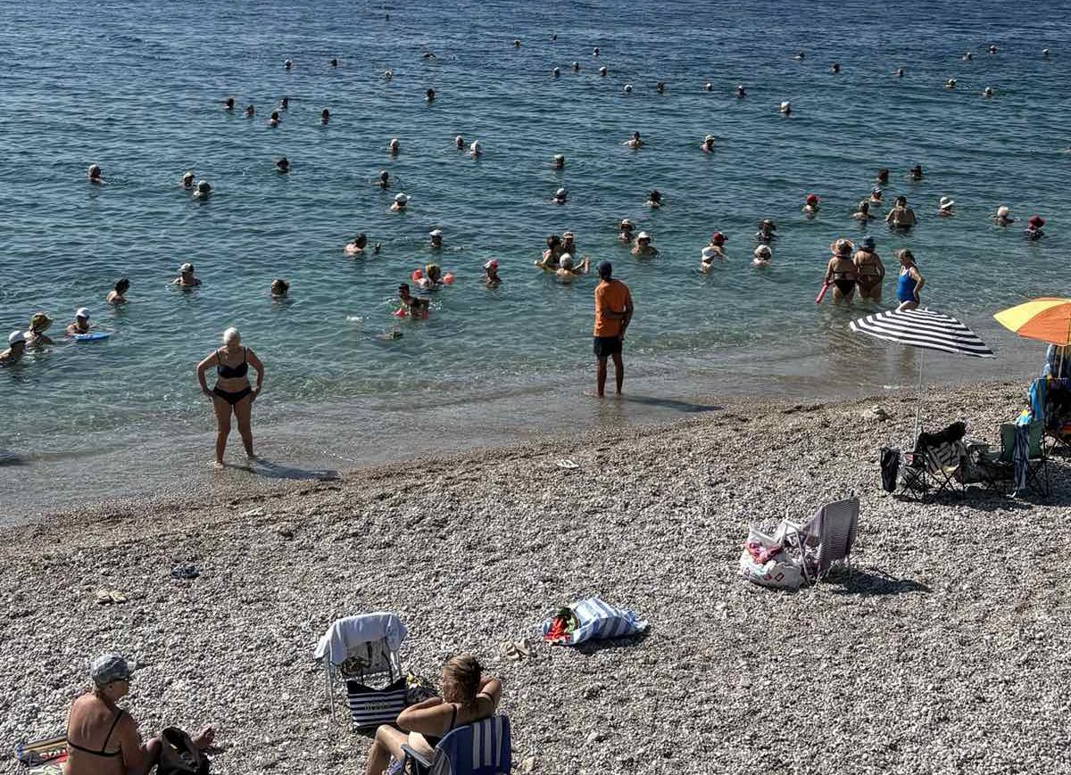 Πρόγραμμα θαλάσσιων μπάνιων για τα μέλη των Κ.Α.Π.Η. Πετρούπολης