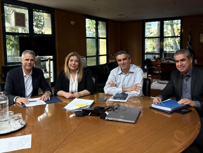 Συνάντηση της Βουλευτού ΝΔ Β2 Δυτικού Τομέα Αθηνών Μαρίας Συρεγγέλα με τον Υπουργό Υποδομών και Μεταφορών για τον κόμβο του Σκαραμαγκά και την ανάπλαση του ρέματος της Εσχατιάς