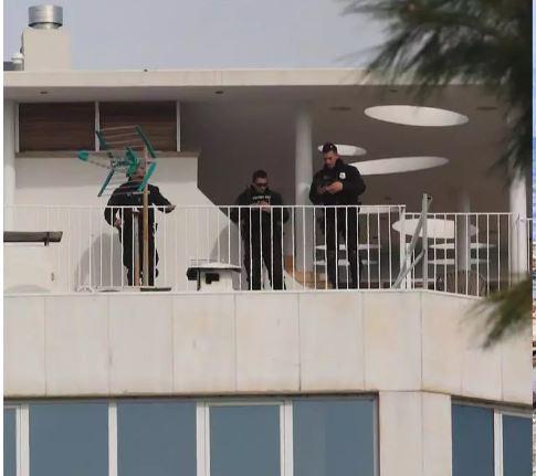 Δολοφονία στη Γλυφάδα: Νεκρή από τα πυρά του ενόπλου η ιδιοκτήτρια της ναυτιλιακής, Μαρία Καρνέση, συγγενής της και ένας καπετάνιος