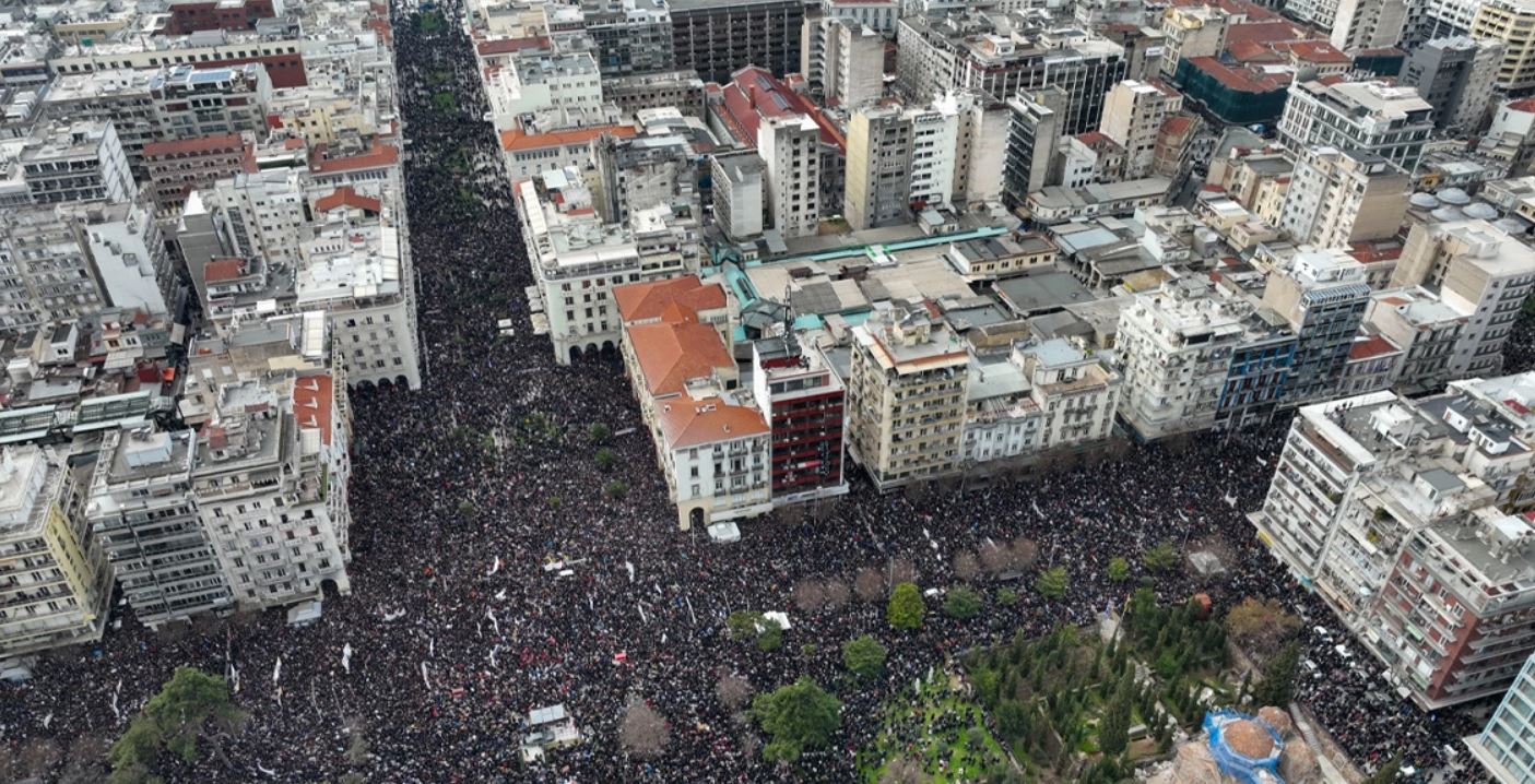 Μεγαλειώδεις και χωρίς προηγούμενο οι συγκεντρώσεις για τα Τέμπη σε όλη την Ελλάδα