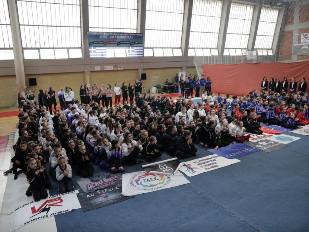 Ρεκόρ συμμετοχών και θεαματικά προγράμματα Ακροβατικής Γυμναστικής στην Πετρούπολη