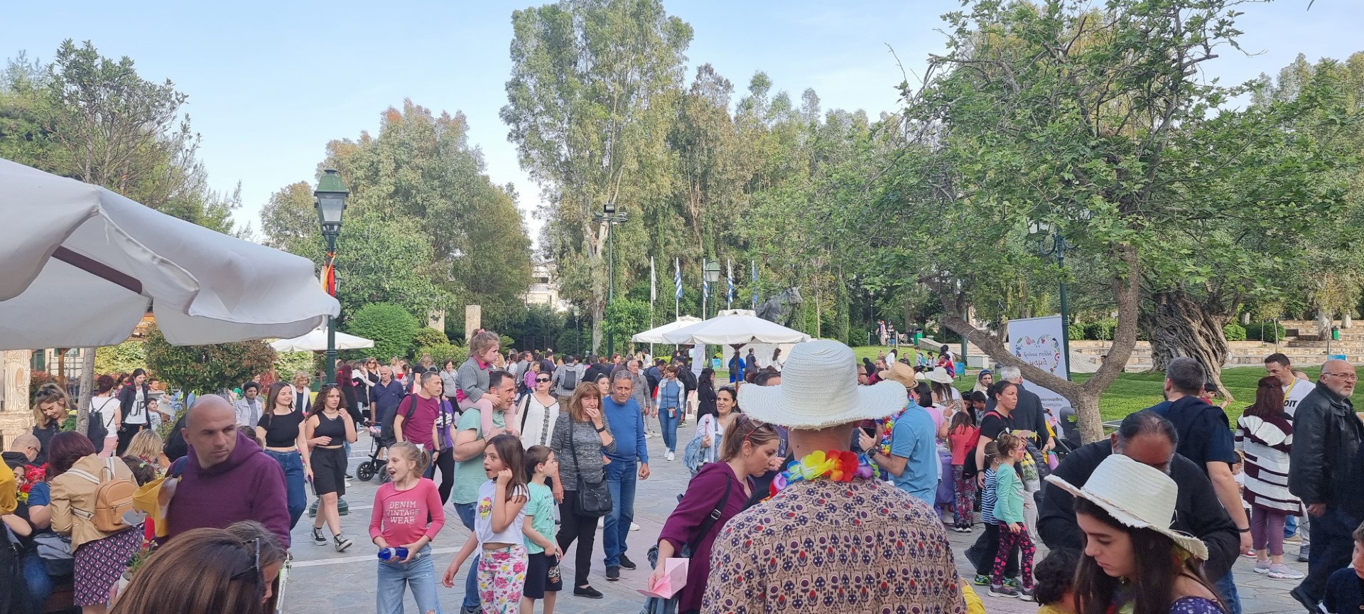 Μεγάλη συμμετοχή παιδιών και γονέων  στη γιορτή της Μητέρας στο Άλσος Περιστερίου