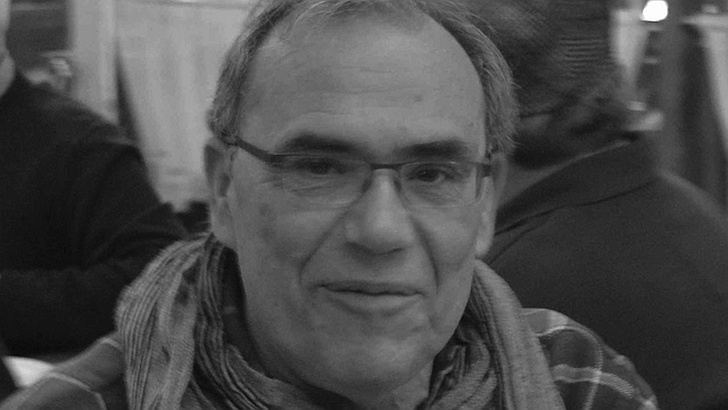 Δημήτρης Κωστόπουλος: Ο Περιστεριώτης συγγραφέας μας ταξιδεύει από τη «Νιούκαστλ» Περιστερίου στα βουνά της Αρκαδίας και στα ακρογιάλια της Λέρου