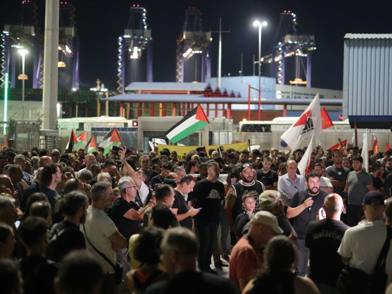 Μεγάλη κινητοποίηση στο λιμάνι του Πειραιά ενάντια στη μεταφορά στρατιωτικού υλικού στο Ισραήλ, ΠΑΜΕ