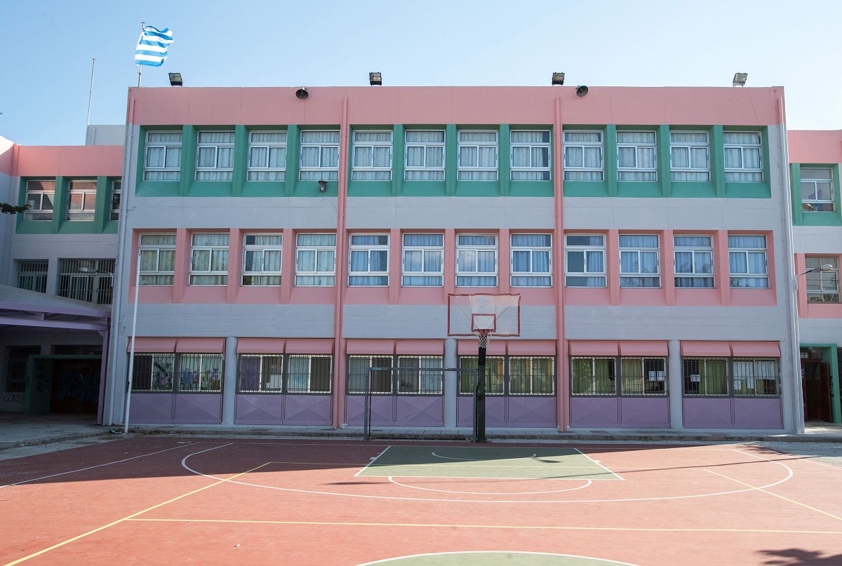  Κοινή δήλωση των Αντιδημάρχων Οικονομικών & Παιδείας για τη λειτουργία των σχολείων της Πετρούπολης 