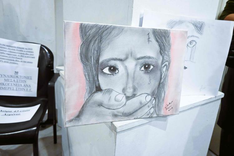 “Με ακούς;” – Ο Δήμος Αιγάλεω ένωσε φωνές και γενιές κατά της έμφυλης βίας