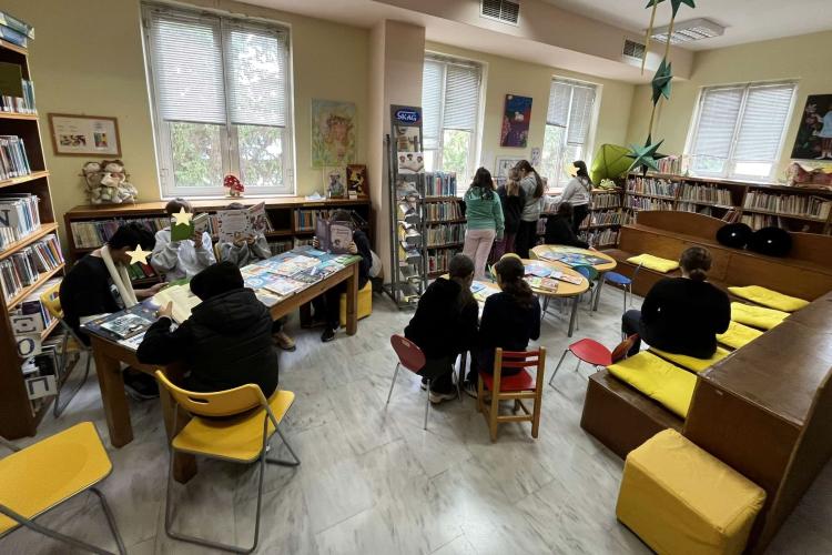 Ταξίδι στον κόσμο των βιβλίων: Οι μαθητές του 12ου Δημοτικού Σχολείου Αιγάλεω στη Δημοτική Βιβλιοθήκη