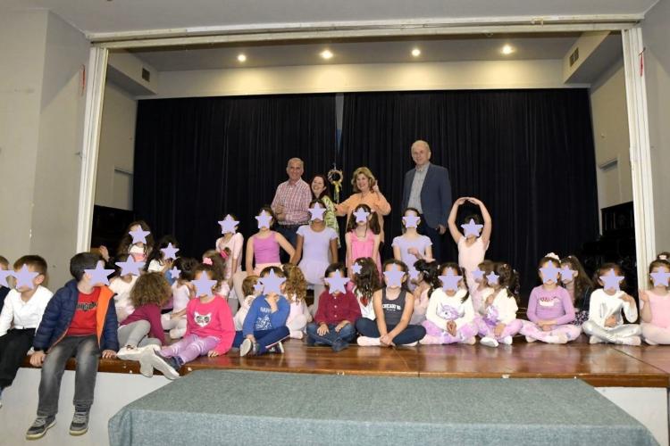 Οι λιλιπούτειες μαθήτριες του Τμήματος Χορού του Δήμου Αιγάλεω τίμησαν με χάρη την Παγκόσμια Ημέρα Χορού