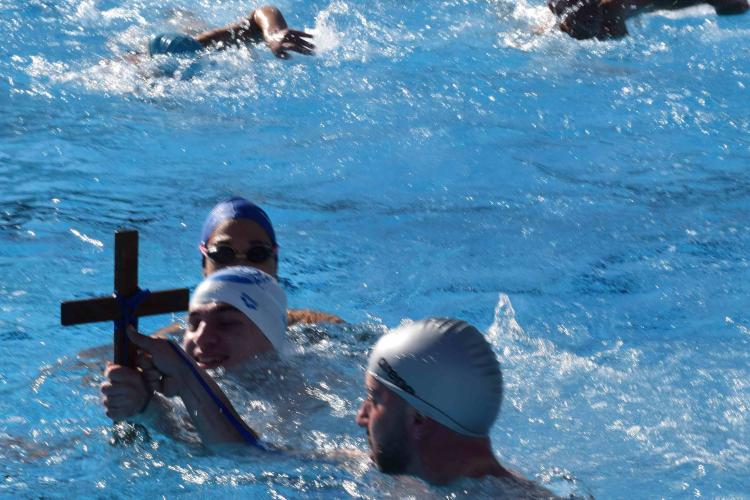 Θεοφάνια 2026 στον Δήμο Περιστερίου   Αγιασμός των Υδάτων & Κατάδυση του Τιμίου Σταυρού