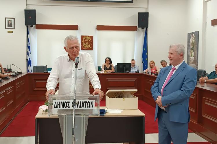  Ανακήρυξη του Δημάρχου Περιστερίου Ανδρέα Π. Παχατουρίδη ως Επίτιμου Δημότη του Δήμου Φιλιατών Θεσπρωτίας