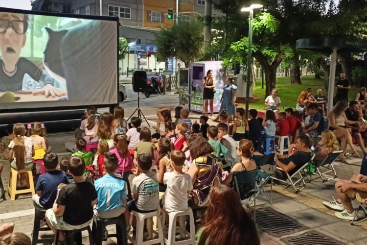 Με μεγάλη επιτυχία συνεχίζεται ο Θερινός Παιδικός Σινεμά 2025 στις πλατείες του Δήμου Περιστερίου, εκδηλώσεις, πολιτιστικά, Περιστέρι 