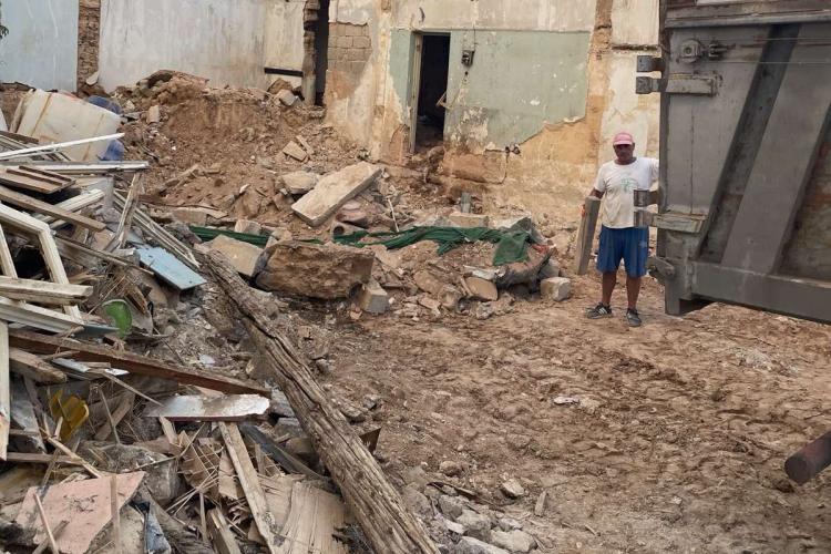 Κατεδάφιση επικίνδυνων κτιρίων στο Περιστέρι, επικινδυνότητα, κατεδαφίζω, κτίριο 