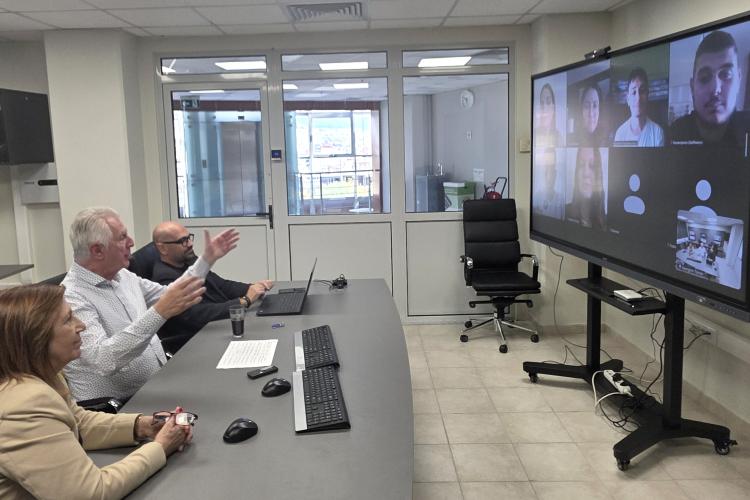 Τηλεσυνάντηση του Δημάρχου Περιστερίου Ανδρέα Π. Παχατουρίδη με τους φοιτητές του προγράμματος “ΣΕ ΕΧΩ ΕΝΝΟΙΑ”