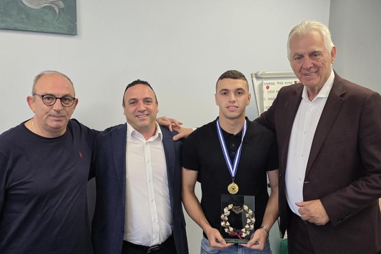 Ο Δήμαρχος Ανδρέας Π. Παχατουρίδης τίμησε τον Περιστεριώτη Πρωταθλητή Αδάμ Αναστασόπουλο στο Judo