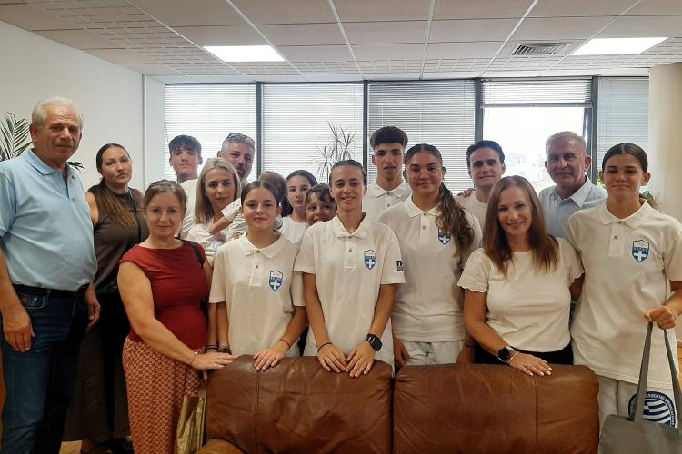  Επίσκεψη αθλητών της IRON TEAM στο Δημαρχείο Αιγάλεω 