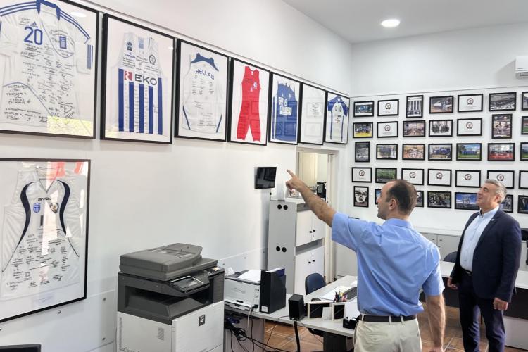 O Αντιπεριφερειάρχης Δυτικού Τομέα Αθηνών Βασίλης Λώλος στον 1ο αγώνα bike for kids «Κατερίνα Χρυσανθοπούλου»