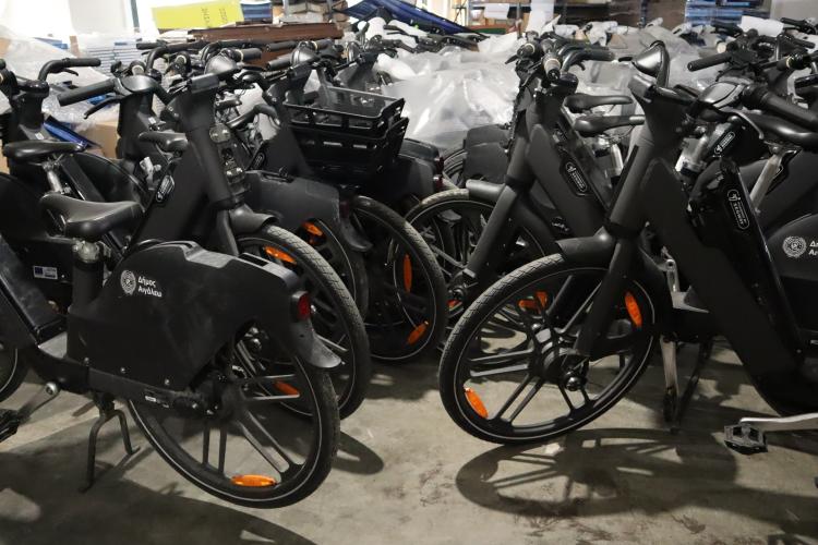 Κοινόχρηστα Ηλεκτρικά Ποδήλατα στον Δήμο Αιγάλεω: Πιλοτική εφαρμογή και αναγκαστική αναστολή λόγω βανδαλισμών