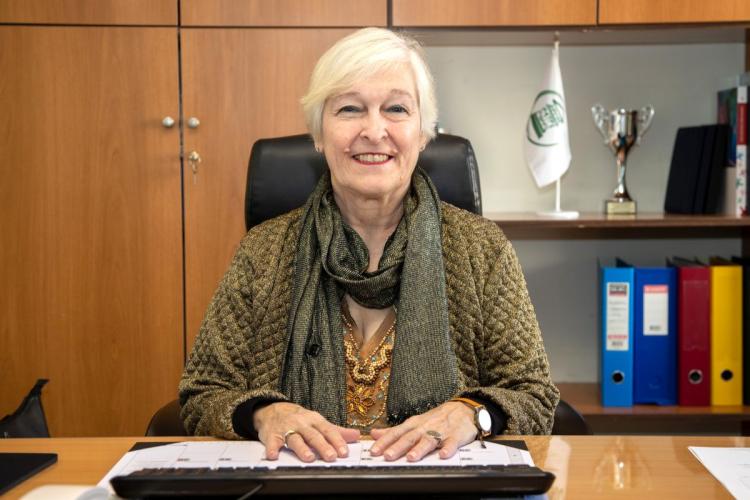 Ρούλα Κανέλλη: «Η ανθρωπιά χωράει σε μια σταγόνα!» Πετρούπολη, εθελοντισμός, αιμοδοσία 