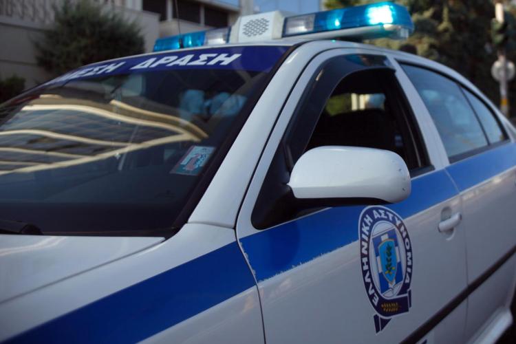 Μαχαίρωσαν αστυνομικό στη μέση του δρόμου στο Χαϊδάρι