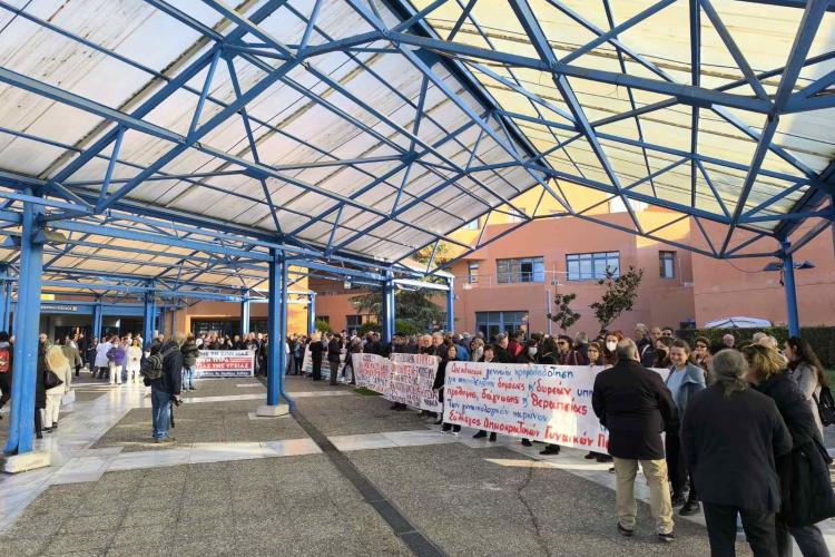 Δήμος Χαϊδαρίου: Η Δημοτική Αρχή στην κινητοποίηση στο «Αττικόν» για την αγωνιστική υποδοχή του Υπουργού Υγείας