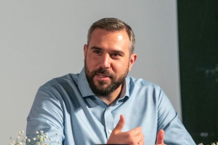  Μήνυμα Δημάρχου Πετρούπολης ενόψει των Πανελληνίων Εξετάσεων