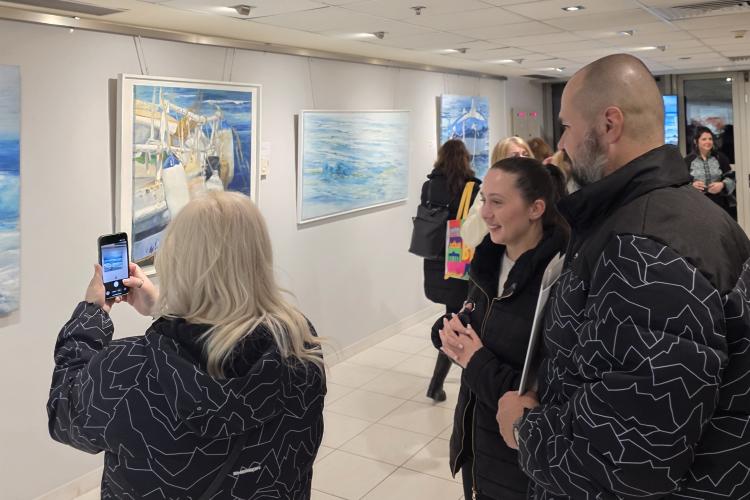 Παράταση της έκθεσης ζωγραφικής της Gilda Frumkin στον Δήμο Περιστερίου