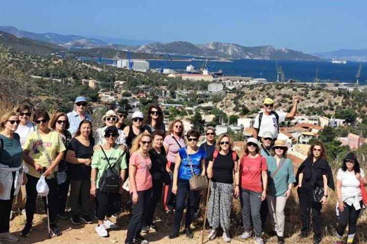 Δήμος Χαϊδαρίου - Περίπατοι στο Άλσος Δαφνίου από μέλη των ΚΑΠΗ