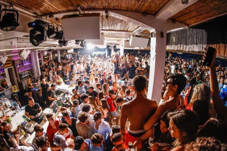 «Η επιτυχία της Μυκόνου έφερε ναρκωτικά, ξέπλυμα χρήματος και οργανωμένο έγκλημα στο νησί»