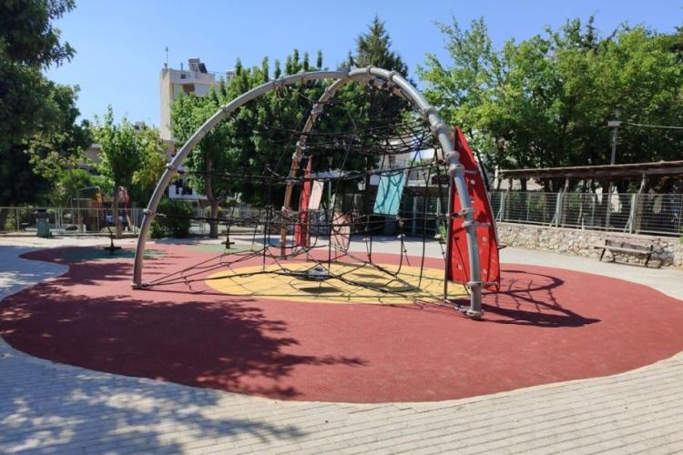 Πετρούπολη: Ολοκληρώθηκε η ανάπλαση της παιδικής χαράς στην «Παναγίτσα»