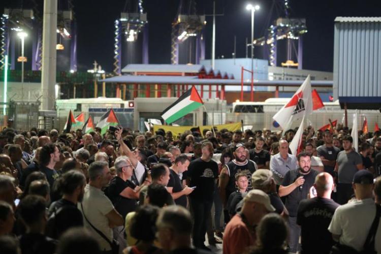 Μεγάλη κινητοποίηση στο λιμάνι του Πειραιά ενάντια στη μεταφορά στρατιωτικού υλικού στο Ισραήλ, ΠΑΜΕ