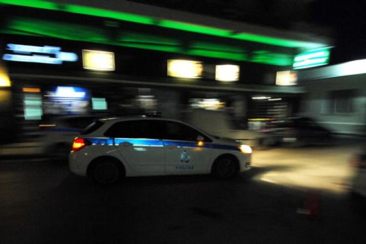 Άγνωστοι επιτέθηκαν σε τρία οχήματα στο Περιστέρι