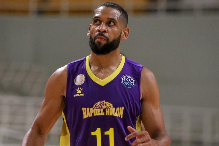 Μπάσκετ: Ο Σι Τζέι Χάρις στην Αθήνα για να ενσωματωθεί στην προετοιμασία του Περιστερίου