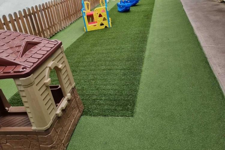 Πετρούπολη: Ξεκίνησε η τοποθέτηση ή αντικατάσταση ταπήτων στα νηπιαγωγεία 