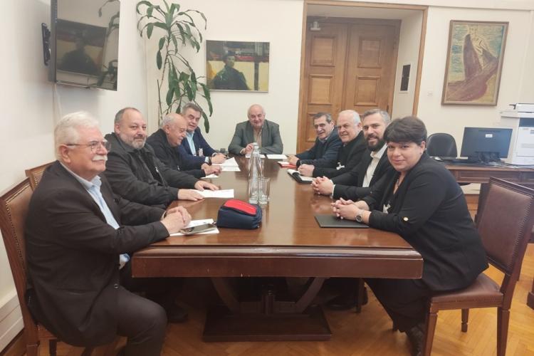 Δήμος Χαϊδαρίου - Συναντήσεις με τα Κοινοβουλευτικά Κόμματα για την τροπολογία για τη διαγραφή οφειλών οικονομικά ευάλωτων πολιτών