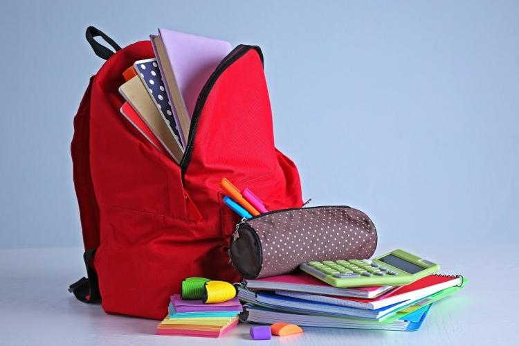 «ΔΙΑΦΗΜΙΣΤΙΚΟ ΤΡΙΚ ΤΟ ΚΑΛΑΘΙ ΤΟΥ ΜΑΘΗΤΗ»