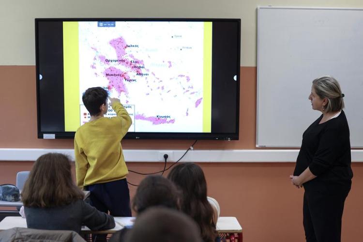 Ξεκίνησε η διαδικασία υποβολής αιτήσεων απόσπασης 1 έτους μόνιμων εκπαιδευτικών στα Δημόσια Ωνάσεια Σχολεία